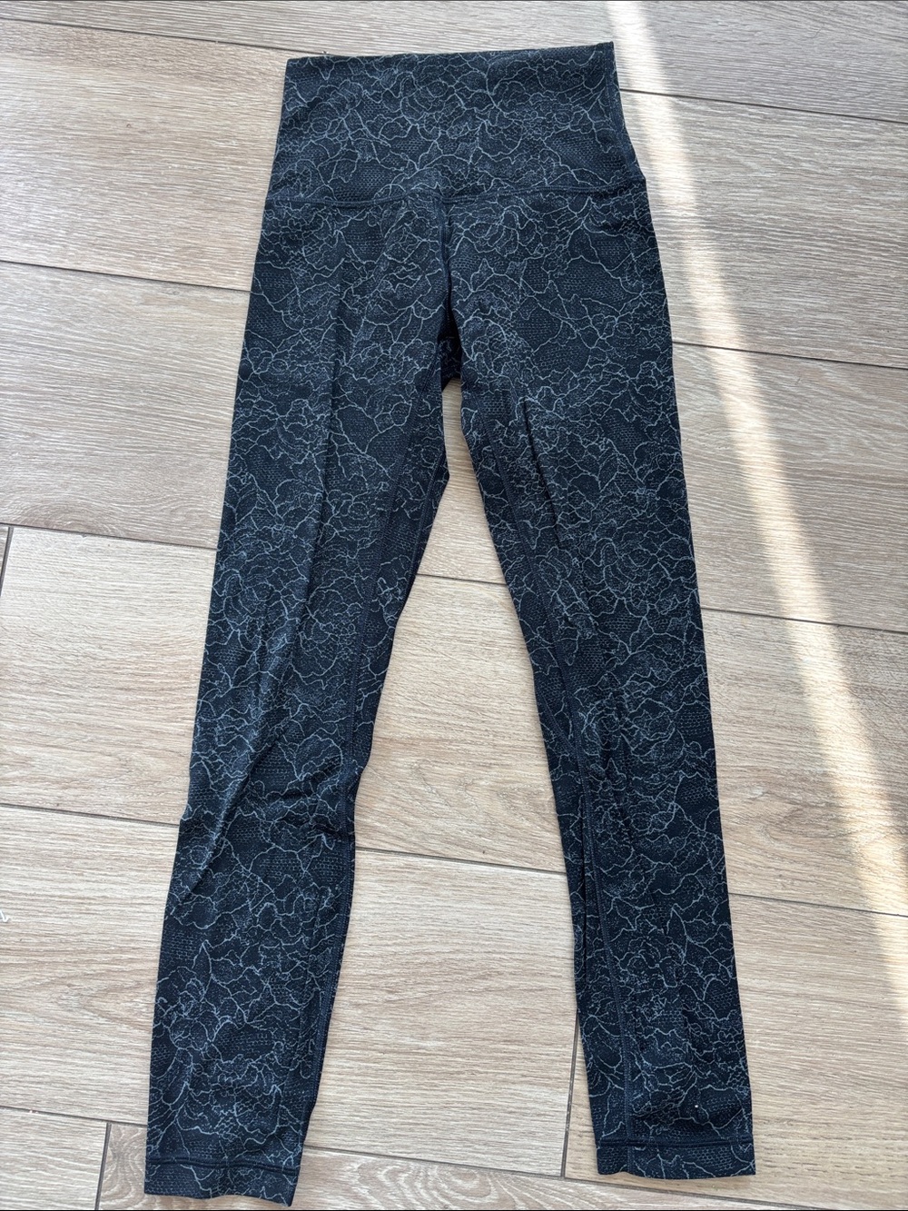Lace Patterned align Leggings